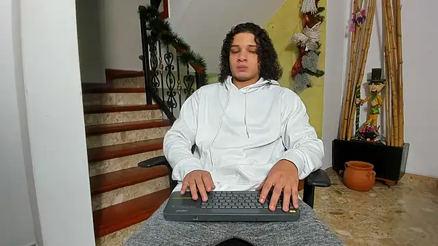 Belamiramill online show from November 18, 2025, 1:54 am