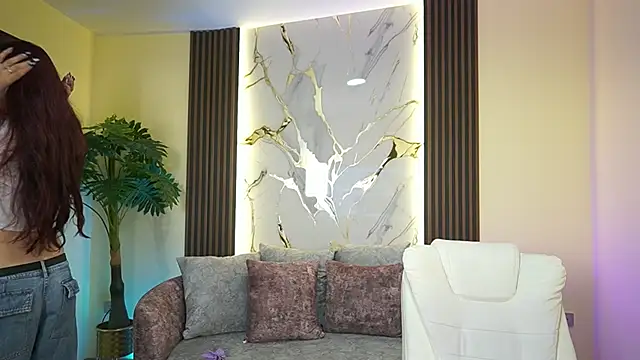 TessaaFox online show from December 3, 2025, 11:53 am