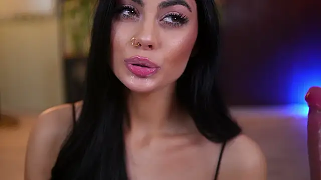 Snapshot of RavennaDArcy chatting on March 3, 2026, 8:05 pm RavennaDArcy online show from March 3, 2026, 8:05 pm