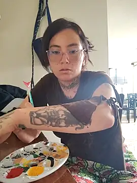 mr arte online show from November 5, 2025, 4:21 pm