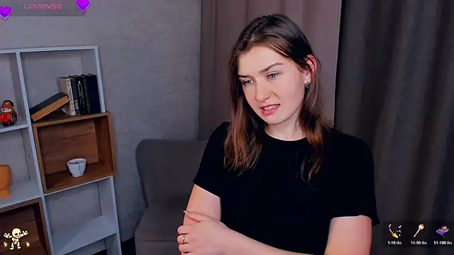 Snapshot of JosieNadile chatting on November 11, 2025, 12:44 pm JosieNadile online show from November 11, 2025, 12:44 pm