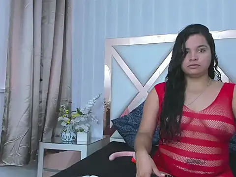 DairaMoon online show from November 6, 2025, 8:13 pm