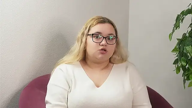 Snapshot of JoliePimpare chatting on November 7, 2025, 11:48 am JoliePimpare online show from November 7, 2025, 11:48 am