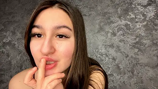 Snapshot of SofiYong chatting on December 17, 2025, 3:50 pm SofiYong online show from December 17, 2025, 3:50 pm