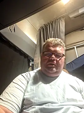 Snapshot of Grase44 chatting on November 6, 2025, 3:05 pm Grase44 online show from November 6, 2025, 3:05 pm