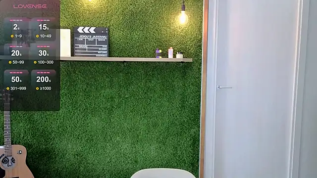 Snapshot of eshleeygreen chatting on June 20, 2026, 12:10 pm eshleeygreen online show from June 20, 2026, 12:10 pm
