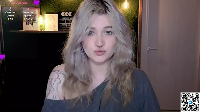 Snapshot of eshleeygreen chatting on July 11, 2026, 8:53 pm eshleeygreen online show from July 11, 2026, 8:53 pm