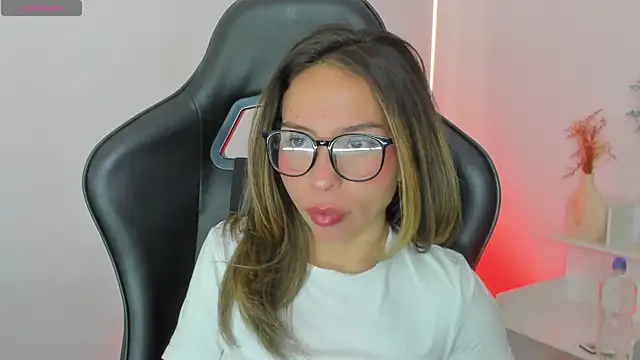 LuluuBerry online show from November 29, 2025, 11:43 am