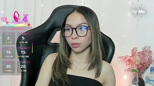 LuluuBerry online show from December 22, 2025, 8:42 pm