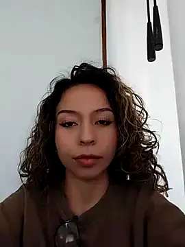 LuluuBerry online show from December 3, 2025, 4:28 pm