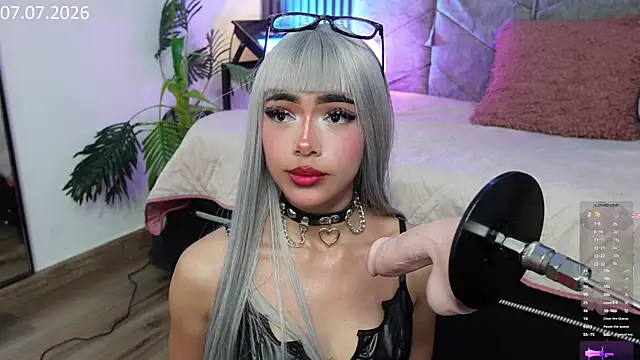Snapshot of _ViolletteNoir_ chatting on July 7, 2026, 8:56 pm ViolletteNoir online show from July 7, 2026, 8:56 pm