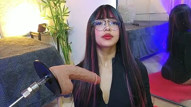  ViolletteNoir  online show from May 17, 2026, 2:06 pm