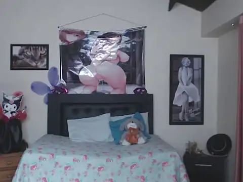 Snapshot of LuluKiss_ chatting on March 19, 2026, 11:05 pm LuluKiss online show from March 19, 2026, 11:05 pm