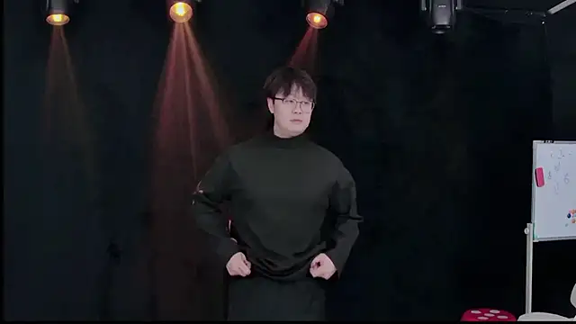 RXT-01 online show from November 10, 2025, 10:15 pm