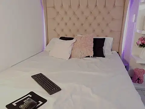 Snapshot of cheerry_moon chatting on November 7, 2025, 8:57 pm cheerry moon online show from November 7, 2025, 8:57 pm