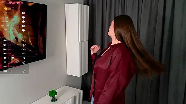 Snapshot of JoyBradley chatting on December 18, 2025, 6:07 am JoyBradley online show from December 18, 2025, 6:07 am