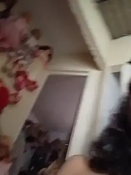 Snapshot of kiaralenon chatting on November 6, 2025, 2:43 pm kiaralenon online show from November 6, 2025, 2:43 pm