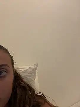 lounaaxangel online show from November 17, 2025, 8:13 pm