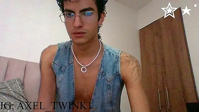 Snapshot of axel_love13 chatting on February 28, 2026, 10:09 pm axel love13 online show from February 28, 2026, 10:09 pm