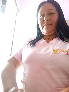 keilaJhonsom1 online show from November 18, 2025, 4:21 pm