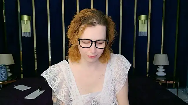 Snapshot of Evie_Berret chatting on February 14, 2026, 10:32 pm Evie Berret online show from February 14, 2026, 10:32 pm