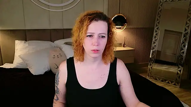 Snapshot of Evie_Berret chatting on February 6, 2026, 8:49 pm Evie Berret online show from February 6, 2026, 8:49 pm