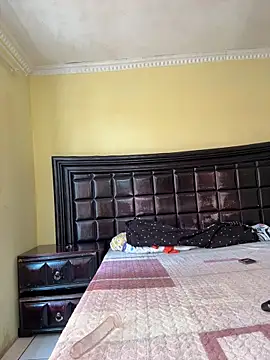 NiaLong21  online show from December 18, 2025, 10:30 am