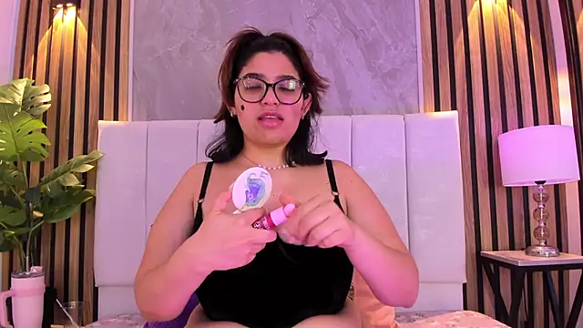 Carlotta de velour online show from May 27, 2026, 9:11 pm
