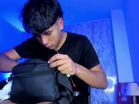 Snapshot of Valentino_Lane chatting on February 14, 2026, 2:23 am Valentino Lane online show from February 14, 2026, 2:23 am