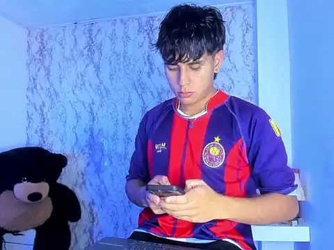 Snapshot of Valentino_Lane chatting on February 15, 2026, 2:34 am Valentino Lane online show from February 15, 2026, 2:34 am