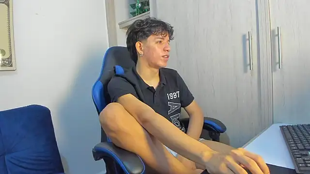 fredd cs online show from November 10, 2025, 11:10 pm