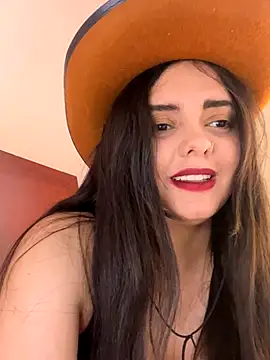 candicewest  online show from November 26, 2025, 6:41 pm