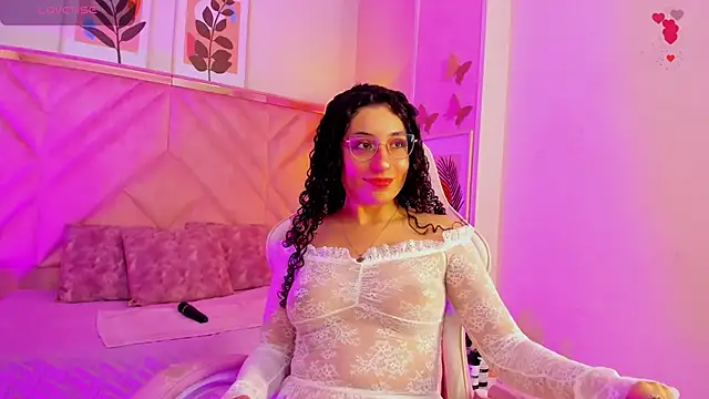 DemiJones  online show from February 19, 2026, 3:58 am