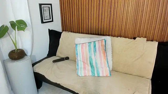 Snapshot of Mia_girl123 chatting on April 5, 2026, 4:52 am Mia girl123 online show from April 5, 2026, 4:52 am