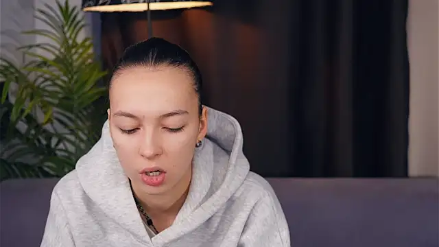 Snapshot of IvetteZermeno chatting on November 11, 2025, 10:32 am IvetteZermeno online show from November 11, 2025, 10:32 am