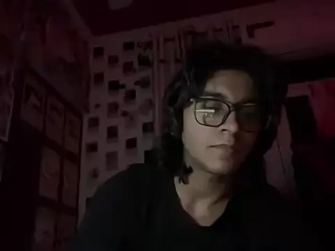 yourfavhoee online show from November 12, 2025, 8:56 pm