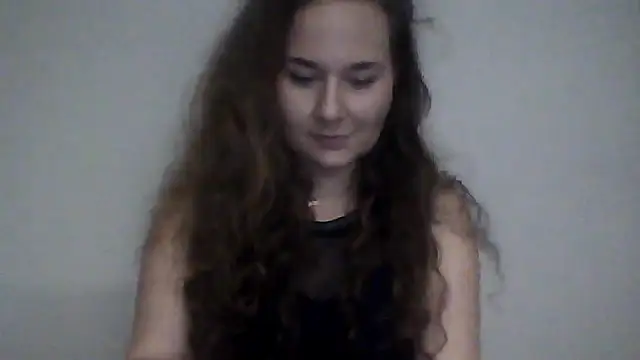 AgnesLips online show from November 10, 2025, 3:06 pm