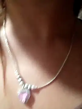 Missa-kute20 online show from November 8, 2025, 2:31 pm