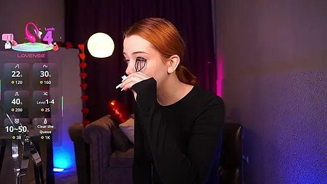 Snapshot of AvaRyder chatting on February 9, 2026, 6:33 am AvaRyder online show from February 9, 2026, 6:33 am