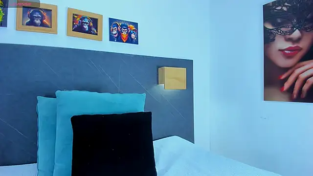 Snapshot of Andhrea_Vale chatting on March 16, 2026, 12:20 pm Andhrea Vale online show from March 16, 2026, 12:20 pm