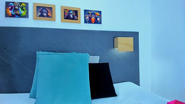 Snapshot of Andhrea_Vale chatting on March 19, 2026, 12:16 pm Andhrea Vale online show from March 19, 2026, 12:16 pm