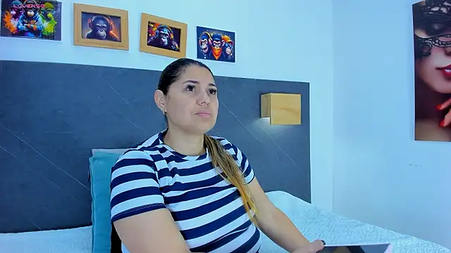 Snapshot of Andhrea_Vale chatting on March 12, 2026, 12:31 pm Andhrea Vale online show from March 12, 2026, 12:31 pm