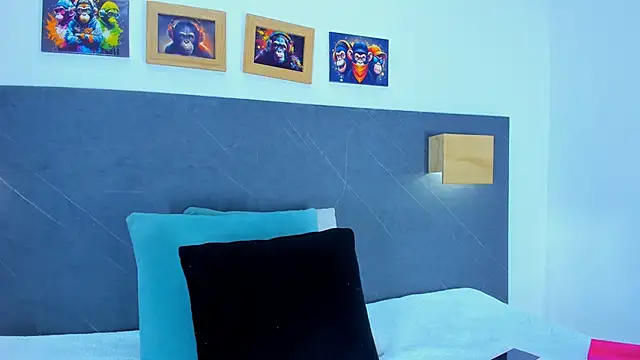 Snapshot of Andhrea_Vale chatting on March 5, 2026, 12:13 pm Andhrea Vale online show from March 5, 2026, 12:13 pm