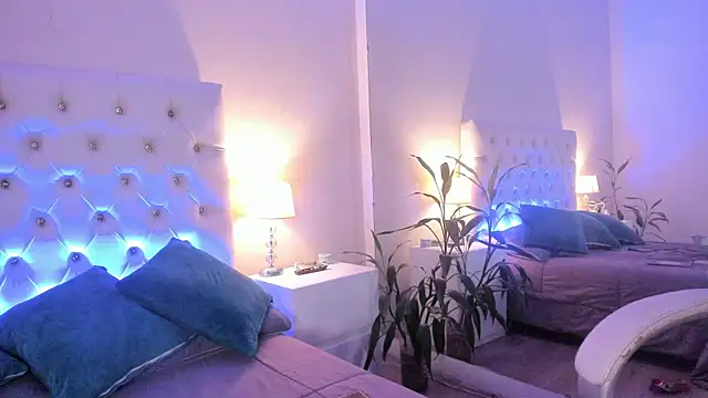 Scarlett Bunny  online show from May 27, 2026, 1:57 am