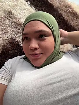 Snapshot of sweetmuslim01 chatting on April 16, 2026, 9:39 pm sweetmuslim01 online show from April 16, 2026, 9:39 pm