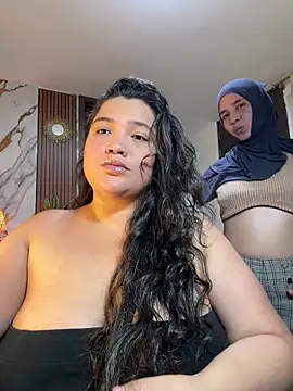 Snapshot of sweetmuslim01 chatting on April 18, 2026, 3:31 am sweetmuslim01 online show from April 18, 2026, 3:31 am