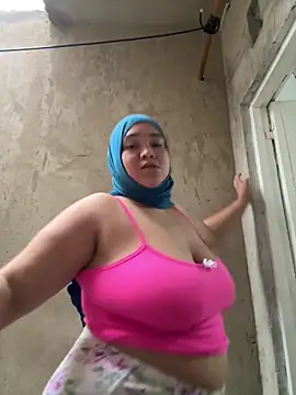 Snapshot of sweetmuslim01 chatting on May 23, 2026, 9:14 pm sweetmuslim01 online show from May 23, 2026, 9:14 pm