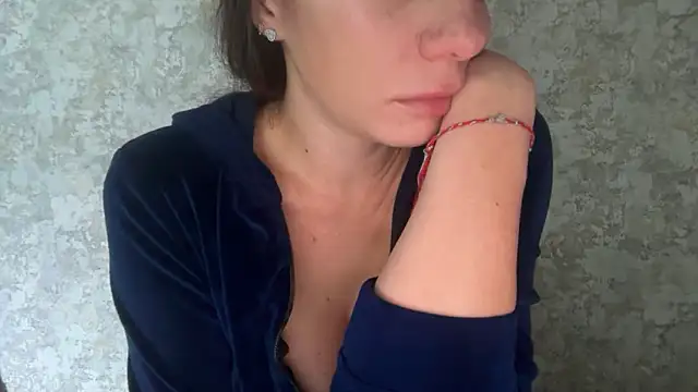 Angelinaa19 online show from April 21, 2026, 8:32 am