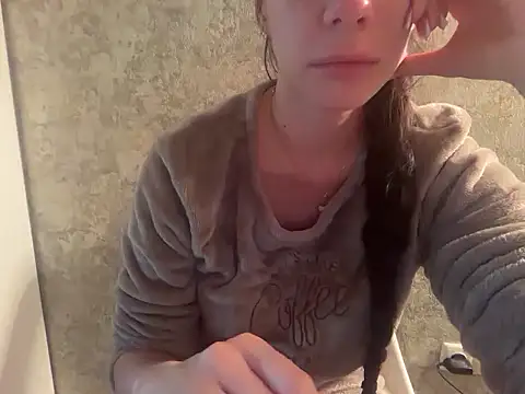 Snapshot of Angelinaa19 chatting on November 17, 2025, 8:46 pm Angelinaa19 online show from November 17, 2025, 8:46 pm