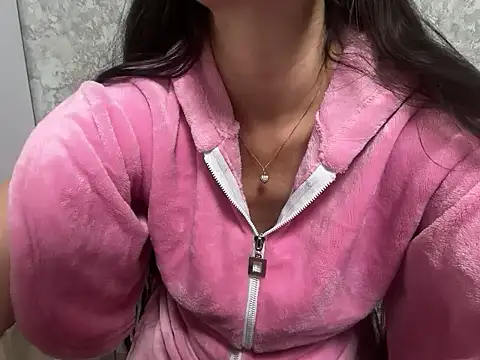 Snapshot of Angelinaa19 chatting on December 5, 2025, 3:10 pm Angelinaa19 online show from December 5, 2025, 3:10 pm